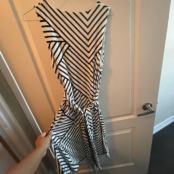 Asymmetrical dress. Never used - Picture 2 of 2